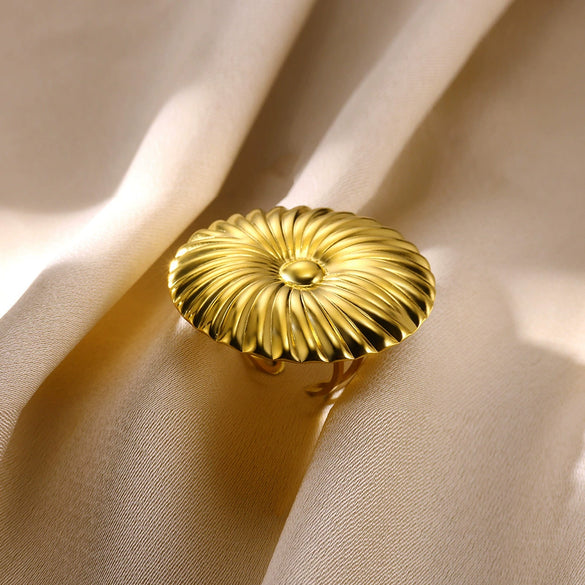 Exaggerated Round Flower Stainless Steel Ring With Electroplating In Ins Style