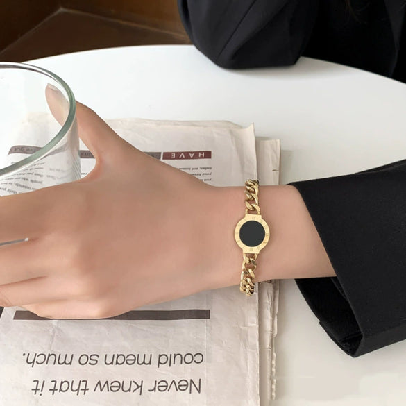 Exaggerated Round Titanium Steel Bracelet And Short Clavicle Chain With Geometric Pattern And Electroplating For Unisex