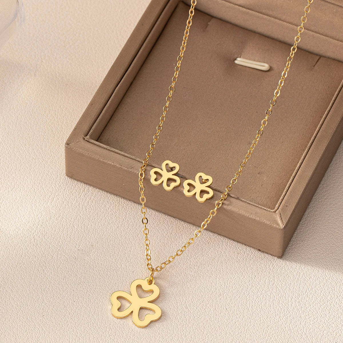 Exaggerated Simple Style Commute Shamrock Star Bow Knot Alloy Wholesale Earrings Necklace Jewelry Set