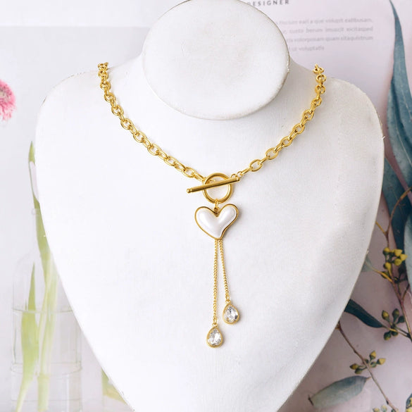 Exaggerated Stainless Steel Crooked Heart Pearl Necklace And Bracelet Set With Titanium Steel Chain And Electroplating Treatment