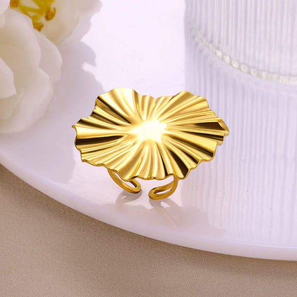 Exaggerated Stainless Steel Ring With Heart Flower Geometric Pattern And Electroplating Treatment