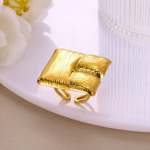 Exaggerated Stainless Steel Ring With Heart Flower Geometric Pattern And Electroplating Treatment