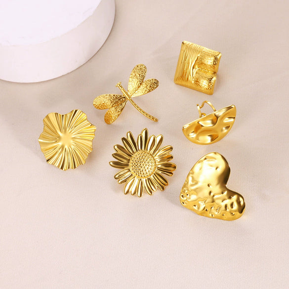 Exaggerated Stainless Steel Ring With Heart Flower Geometric Pattern And Electroplating Treatment