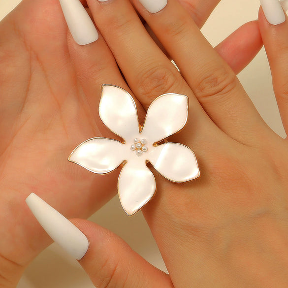 Exaggerated Stylish Geometric Metal Flower Leaf Alloy Ring For Women With Electroplating
