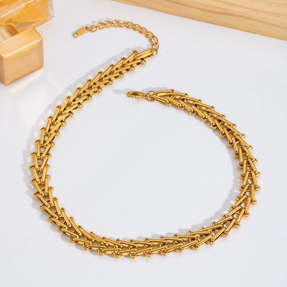 Exaggerated Triangle Chain Necklace And Bracelet Suit In Stainless Steel With Geometric Pattern And Pvd Furnace Vacuum Real Gold Plating For Women Hip Hop Fashion Jewelry Wholesale