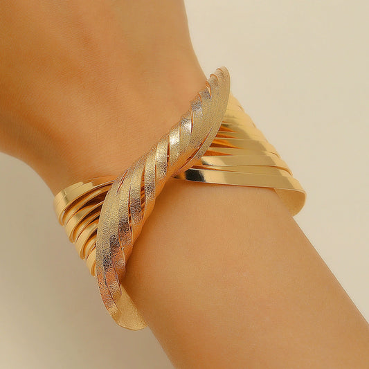 Exaggerated Twisted Alloy Bracelet Women's Fashion Punk Hiphop Style With Electroplating