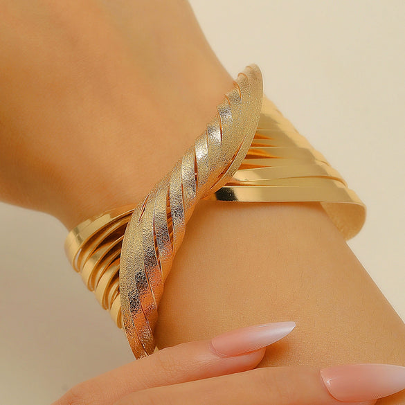 Exaggerated Twisted Alloy Bracelet Women's Fashion Punk Hiphop Style With Electroplating