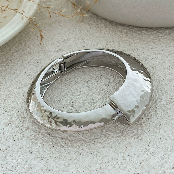 Exaggerated Widebrimmed Glitted Hammer Irregular Alloy Bracelet Electroplated