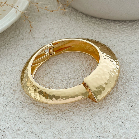 Exaggerated Widebrimmed Glitted Hammer Irregular Alloy Bracelet Electroplated