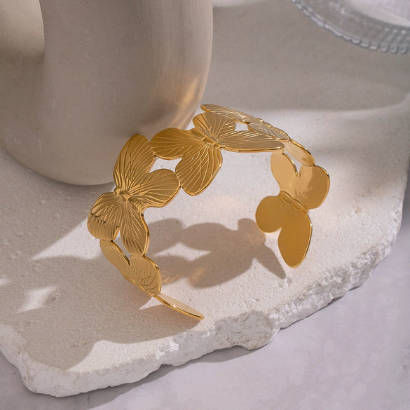 Exaggerated Widefaced Golden Butterfly Stitching Stainless Steel Electroplated Bracelet Jewelry Accessories