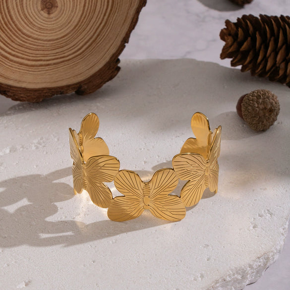 Exaggerated Widefaced Golden Butterfly Stitching Stainless Steel Electroplated Bracelet Jewelry Accessories