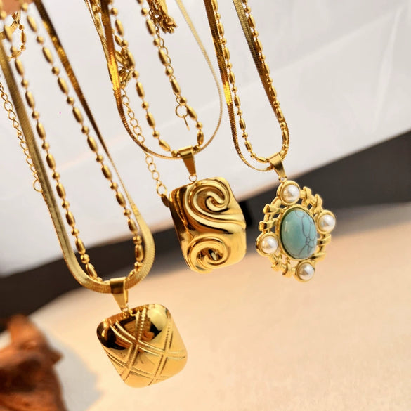 Fashion Allmatch Stainless Steel And Titanium Steel Ushaped Pendant Necklace With Vacuum Electroplated Retro Style
