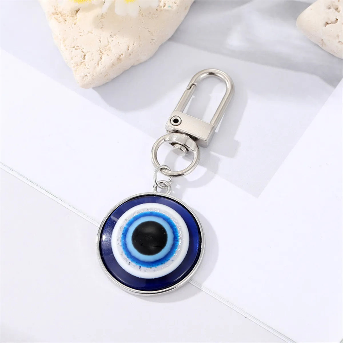 Fashion Alloy Inlaid Resin Eye Shaped Keychain Round Blue Eyes Bag Pendant Accessories