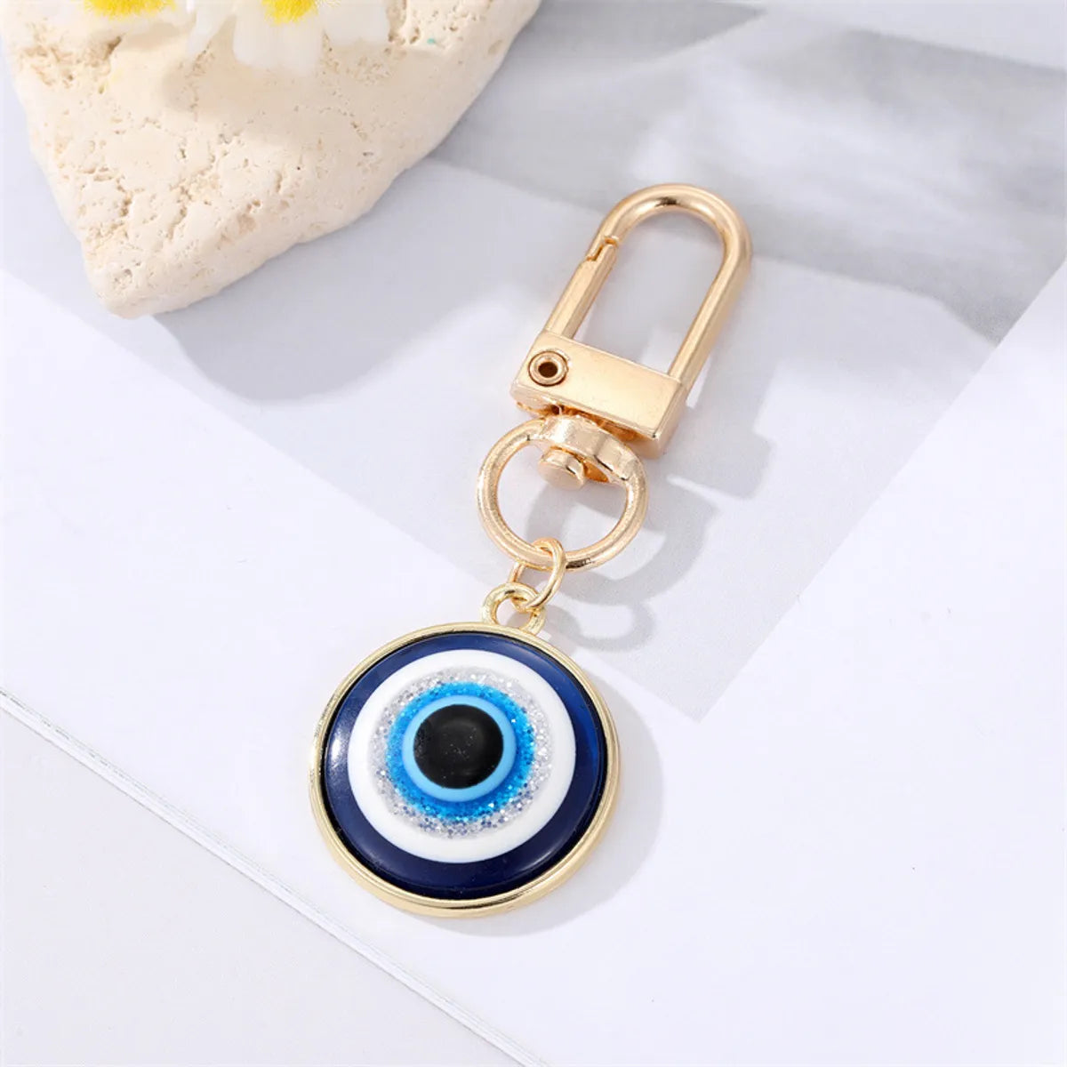 Fashion Alloy Inlaid Resin Eye Shaped Keychain Round Blue Eyes Bag Pendant Accessories