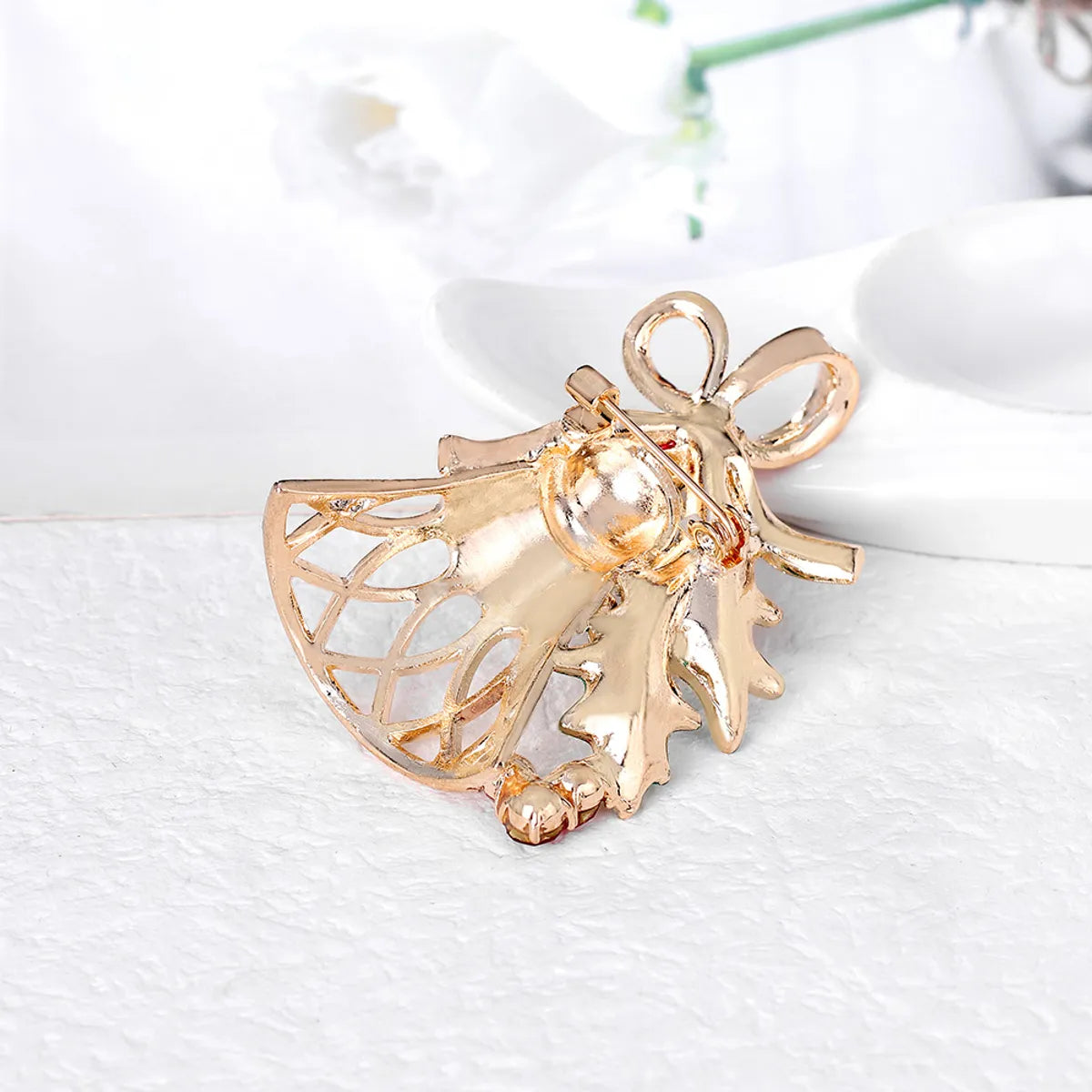 Fashion Bell Alloy Inlay Rhinestones Brooches