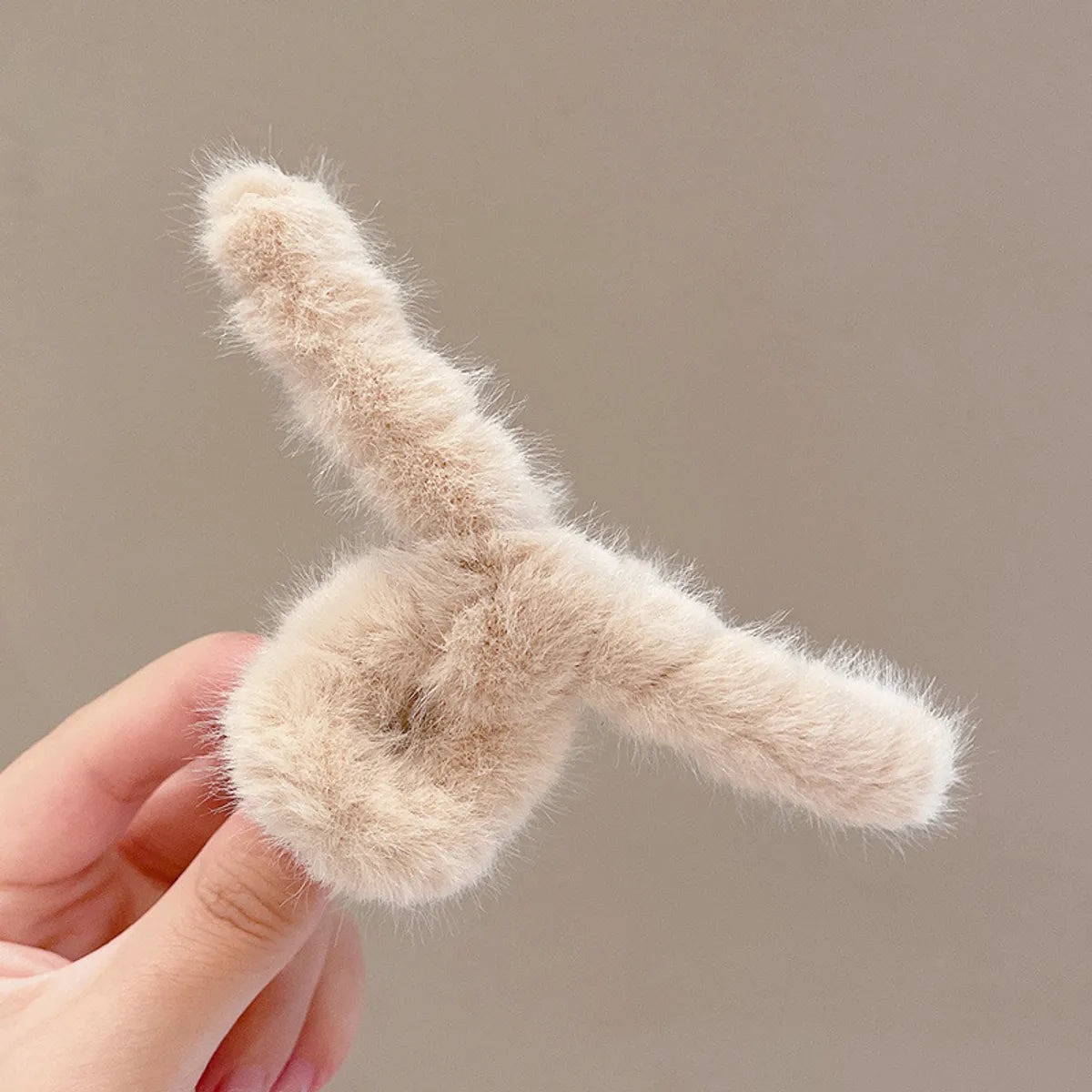 Fashion Bow Knot Plush Handmade Hair Claws 1 Piece