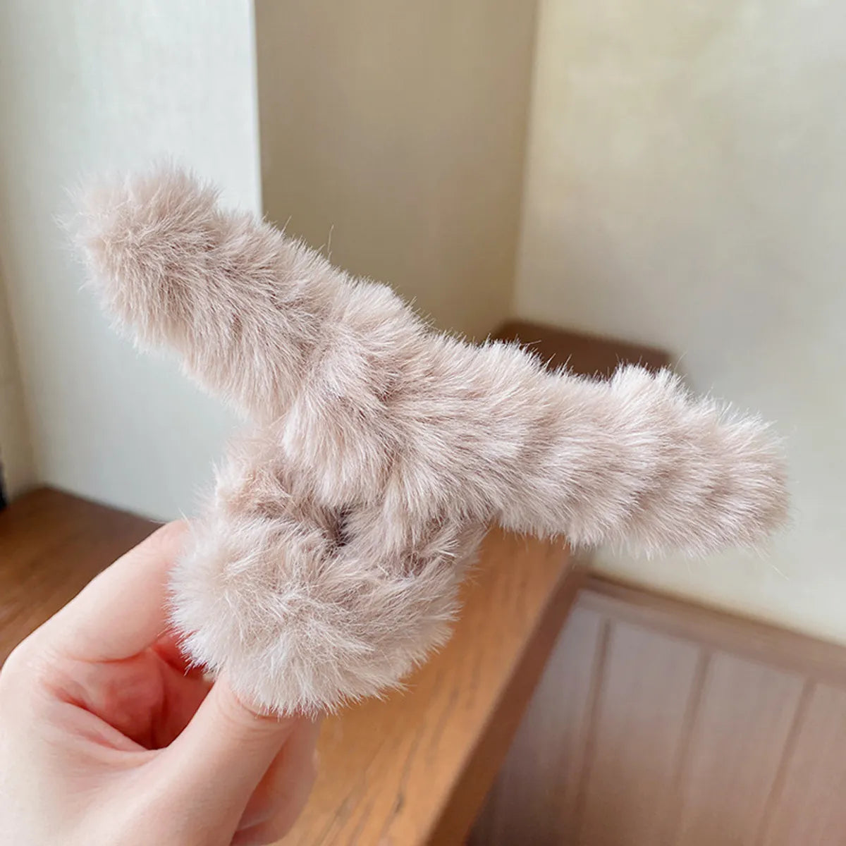 Fashion Bow Knot Plush Handmade Hair Claws 1 Piece