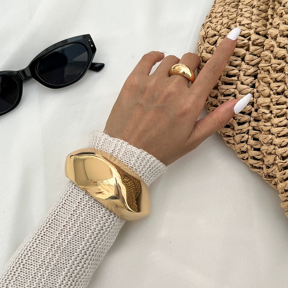 Fashion Bracelets Alloy Asymmetrical Exaggerated Simple Versatile Electroplating