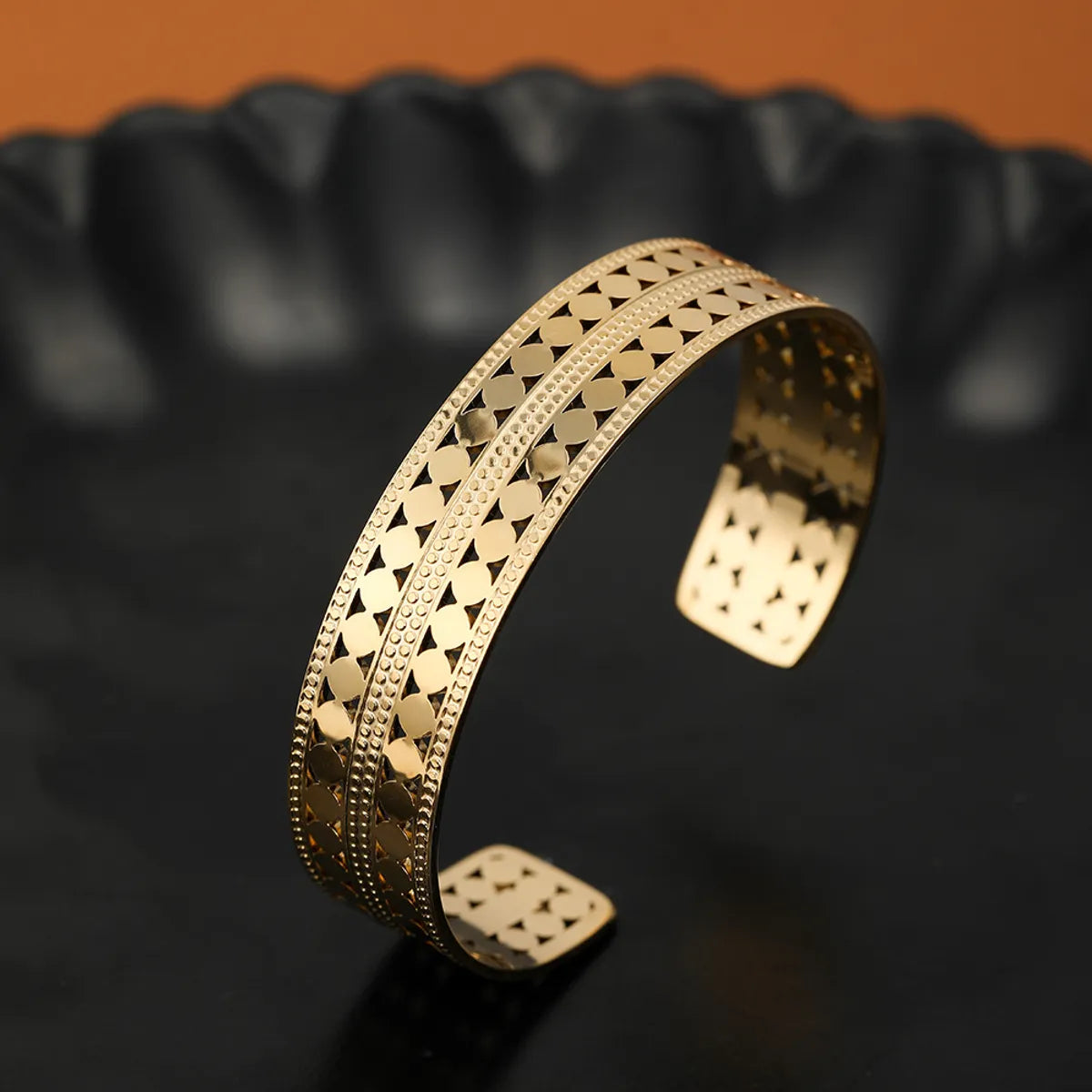 Fashion C Shape Round Stainless Steel Hollow Out Bangle