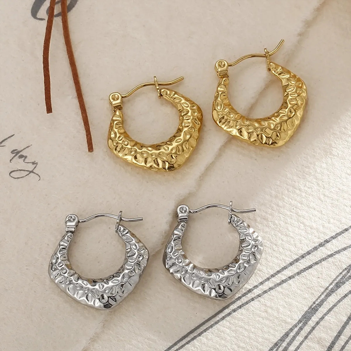 1 Pair Fashion C Shape Plating Stainless Steel 18k Gold Plated Hoop Earrings