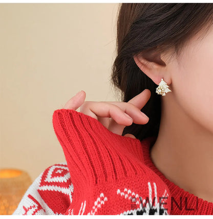 Fashion Christmas Tree Snowflake Copper Plating Inlay Zircon Ear Studs 1 Pair