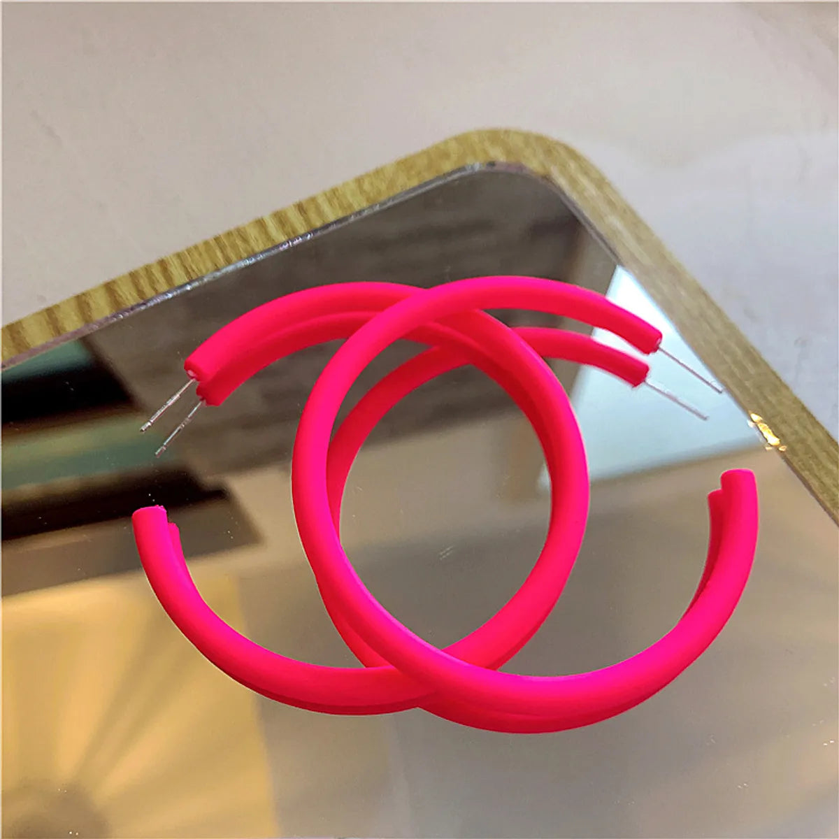 Fashion Circle Arylic Alloy Spray Paint Ear Clips Earrings