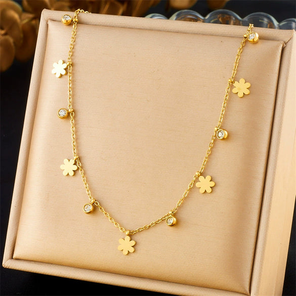 Fashion Commuter Simple Gold Plated Stainless Steel Pendant Necklace With Butterfly Disc Lightning Crown Eye Accessories In Heart Shape With Electroplating