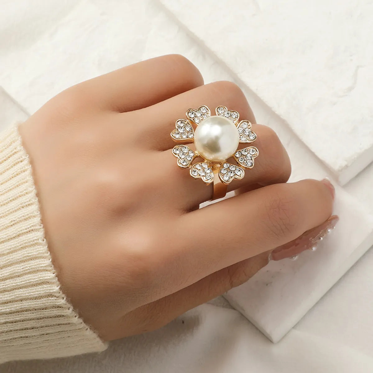 Fashion Creative Simple Diamond Pearl Clover Flower Alloy Ring