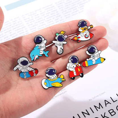 Fashion Creative Universe Astronaut Cartoon Alloy Brooch