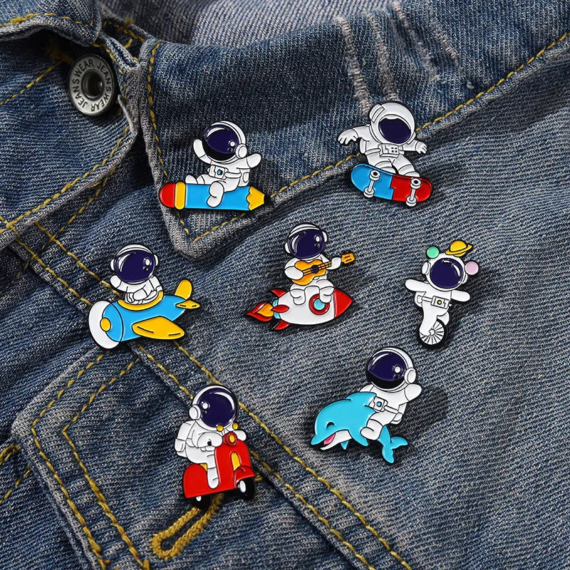 Fashion Creative Universe Astronaut Cartoon Alloy Brooch