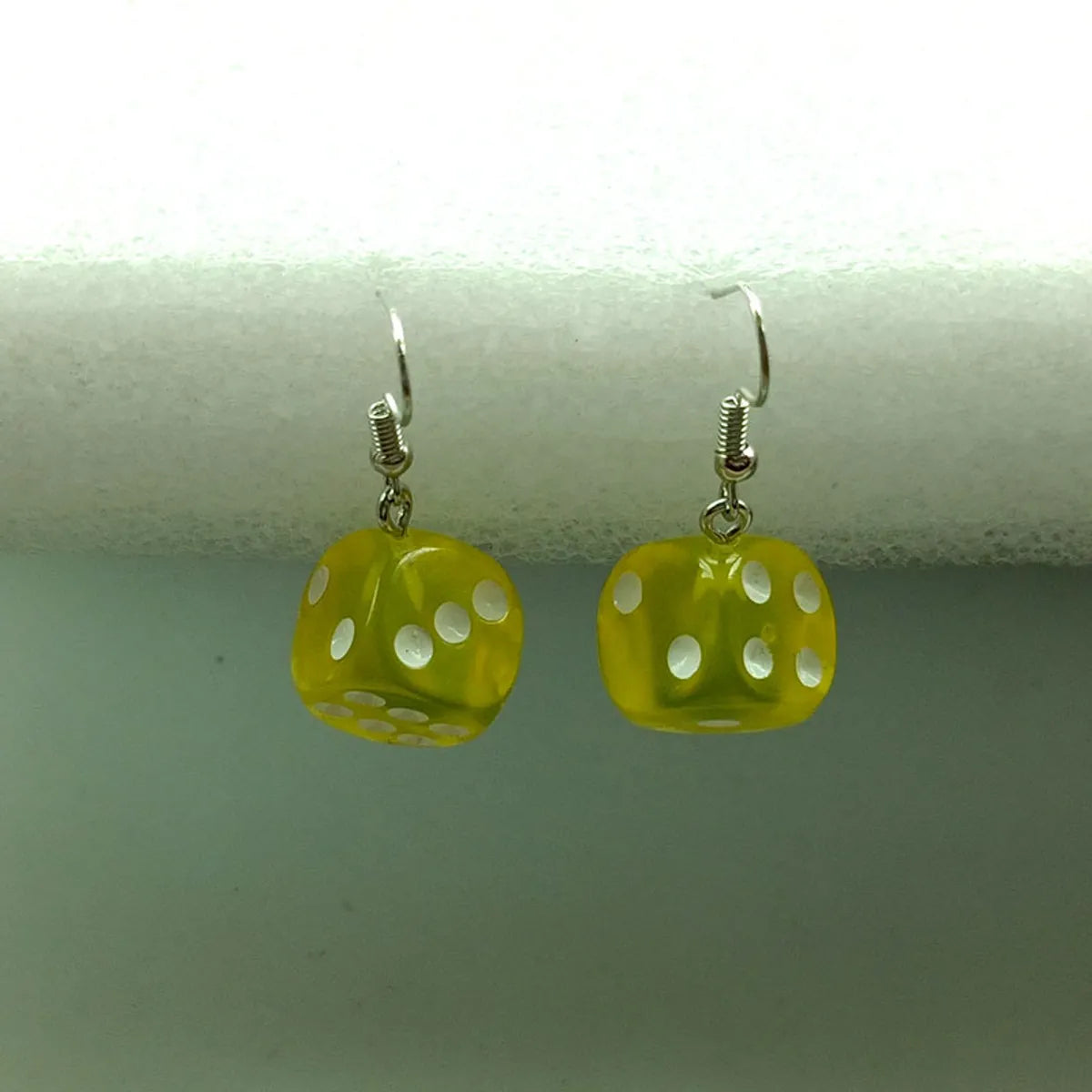 1 Pair Fashion Dice Alloy Resin Drop Earrings