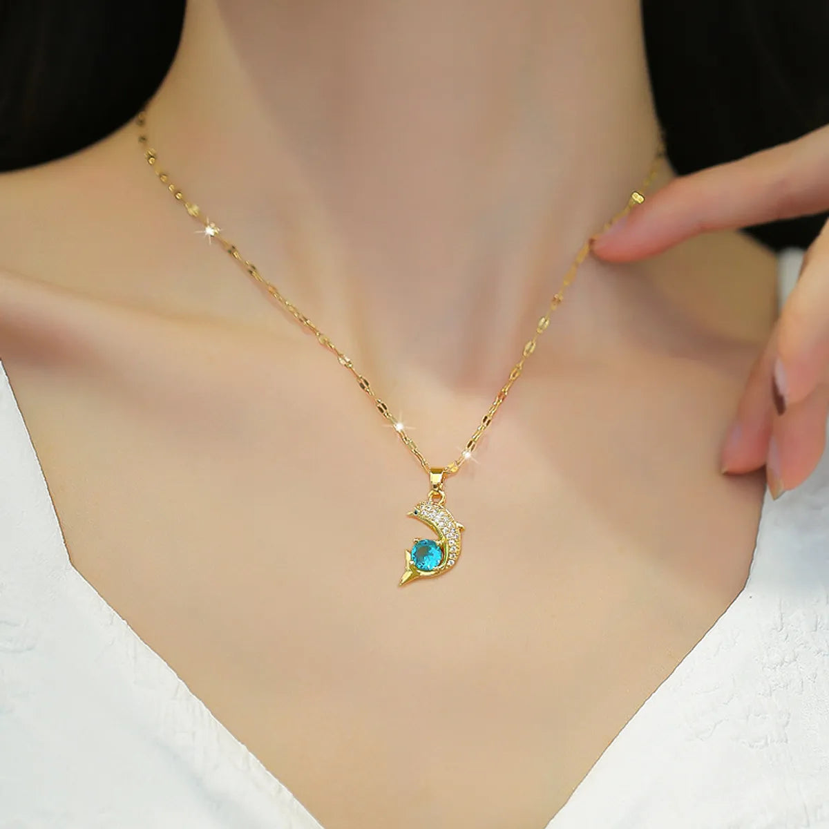 Fashion Dolphin Titanium Steel Copper Plating Inlay Zircon Pendant Necklace