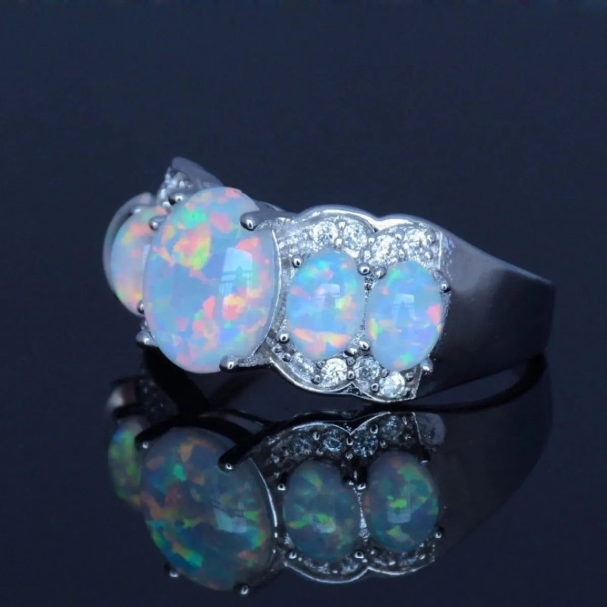 Fashion Elegant Geometric Rhinestone Inlaid Opal Alloy Ring Ornament