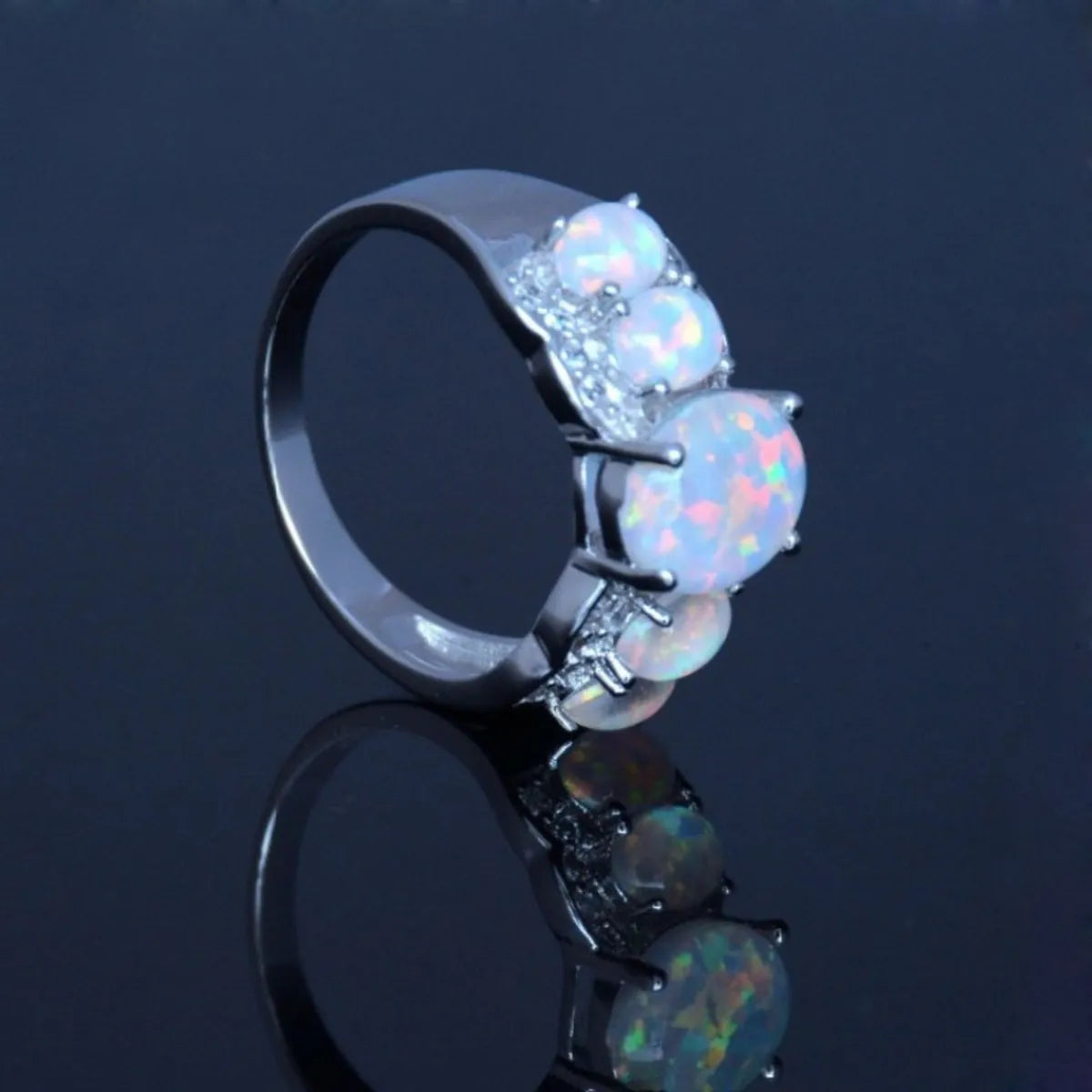 Fashion Elegant Geometric Rhinestone Inlaid Opal Alloy Ring Ornament