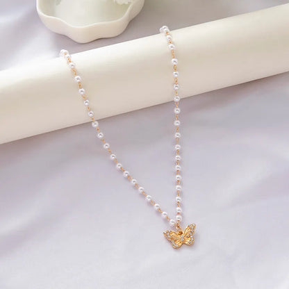 Fashion Elegant Imitation Pearl Beaded Rhinestone Inlaid Butterfly Pendant Clavicle Chain Necklace