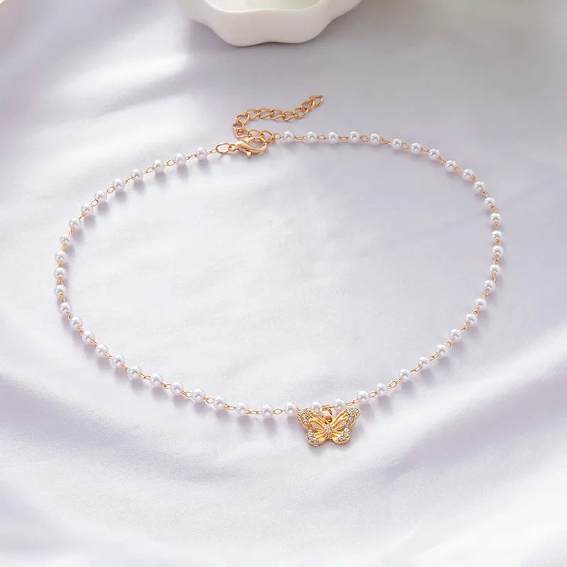 Fashion Elegant Imitation Pearl Beaded Rhinestone Inlaid Butterfly Pendant Clavicle Chain Necklace