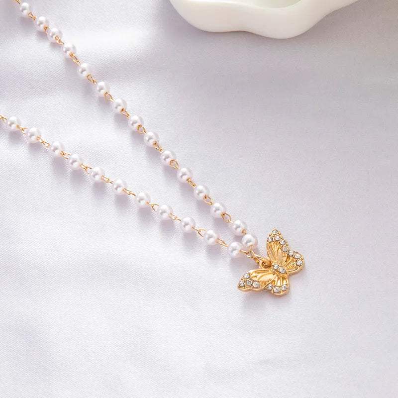 Fashion Elegant Imitation Pearl Beaded Rhinestone Inlaid Butterfly Pendant Clavicle Chain Necklace