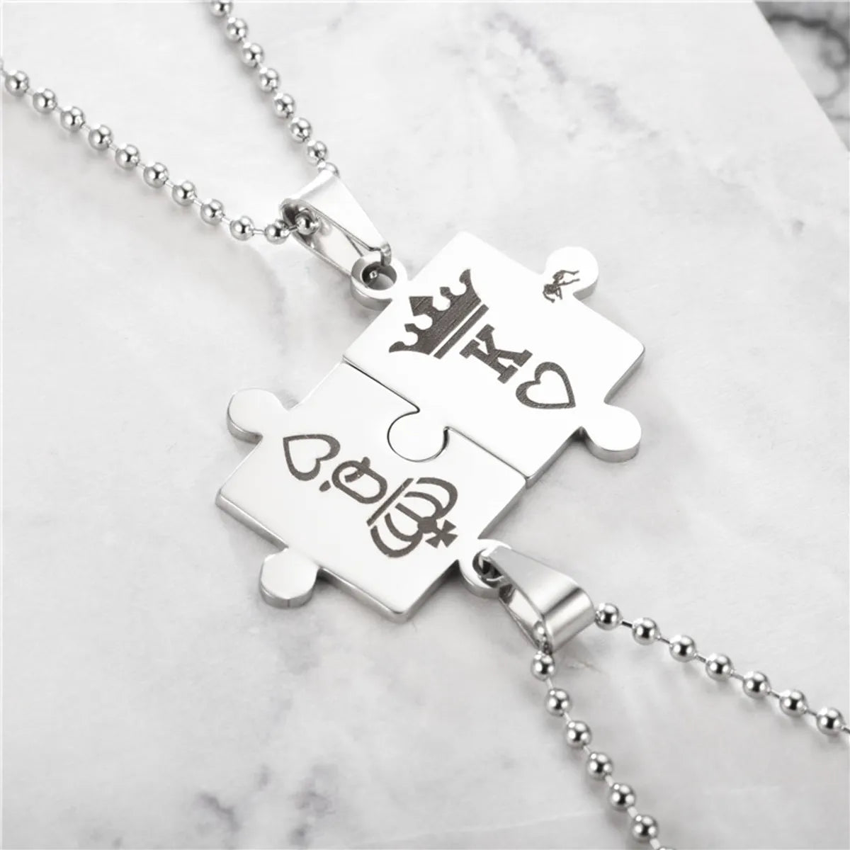 Fashion Fashion Ornament Stainless Steel Couple K Q Crown Necklace Set