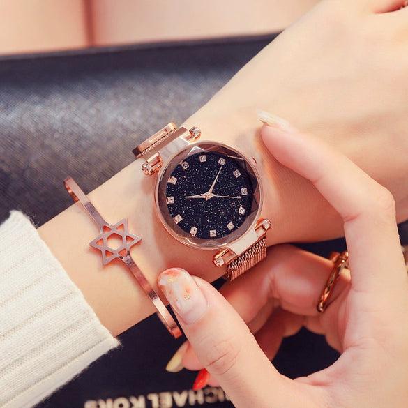 Fashion Female Alloy And Stainless Steel Round Dial Magnet Watch