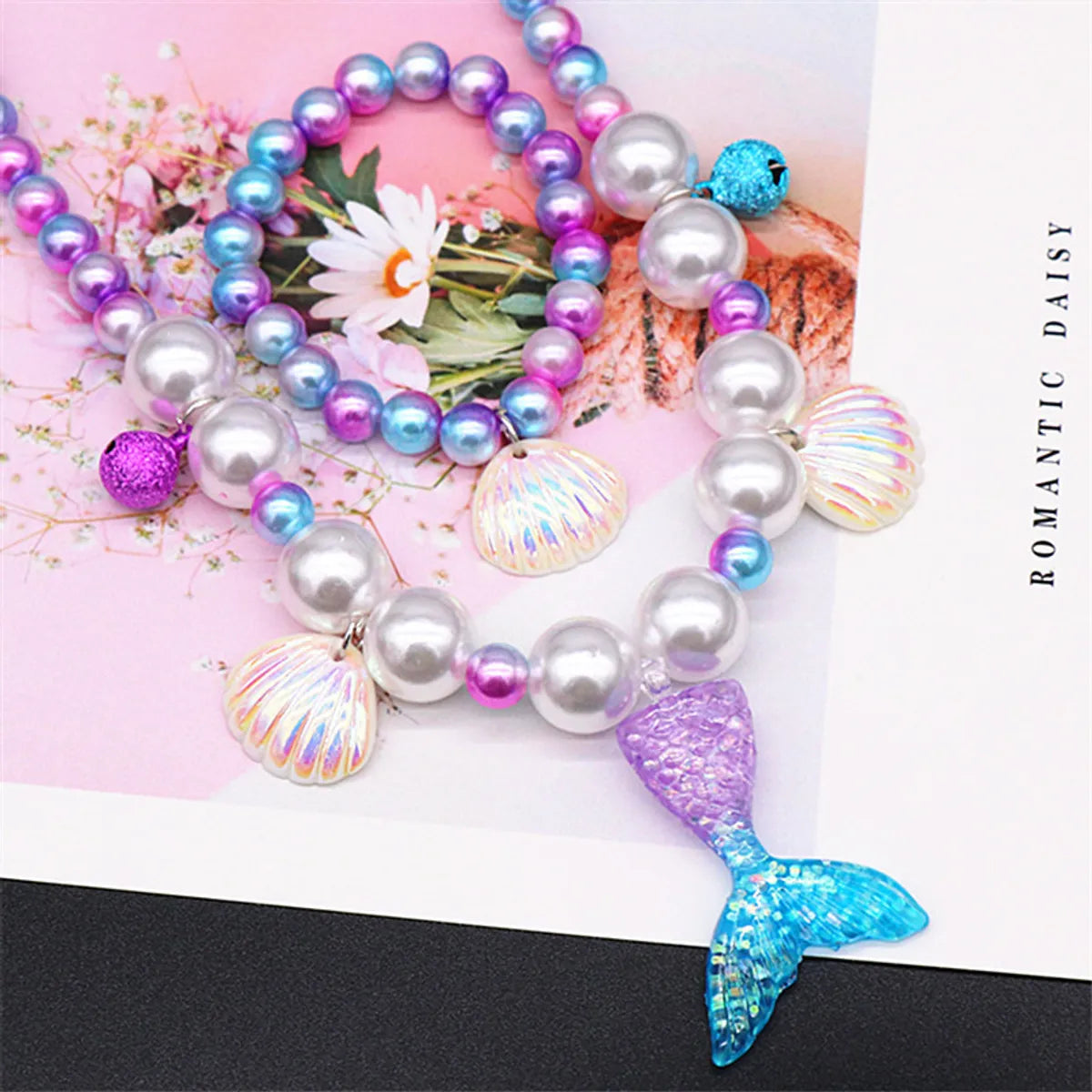 Fashion Fish Tail Resin Beaded Girl's Pendant Necklace 1 Set