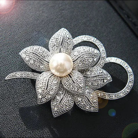 Fashion Flower Alloy Inlay Artificial Pearls Rhinestones Women'S Brooches