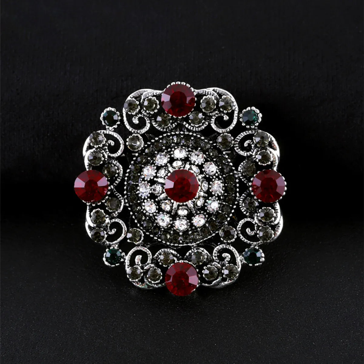 Fashion Flower Alloy Plating Inlay Artificial Gemstones Women'S Brooches