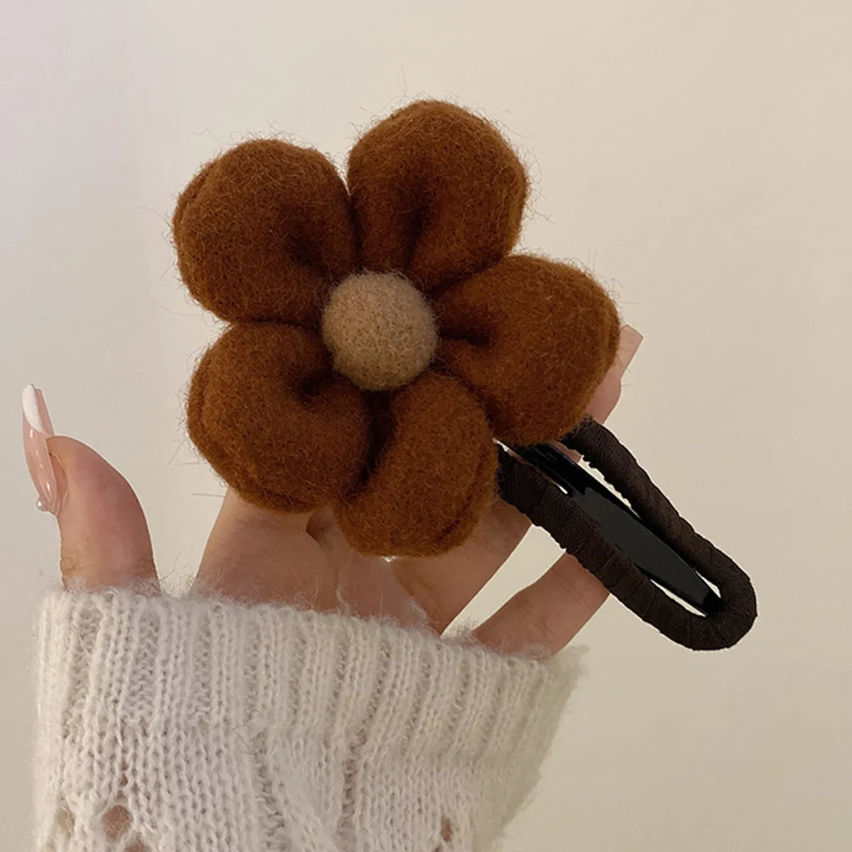 Fashion Flower Plush Hair Clip 1 Piece