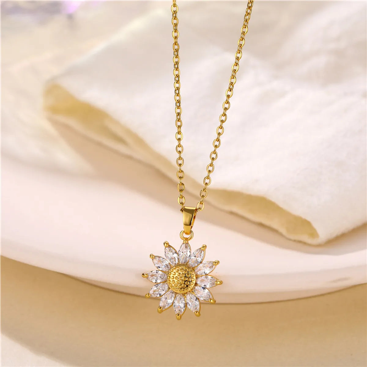 Stainless Steel Brass Fashion Inlay Flower Zircon Pendant Necklace