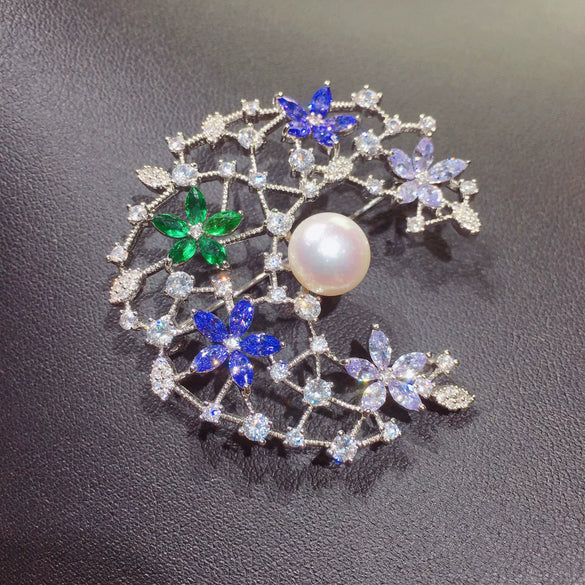 Fashion Freshwater Pearl Moon Brooch For Ladies