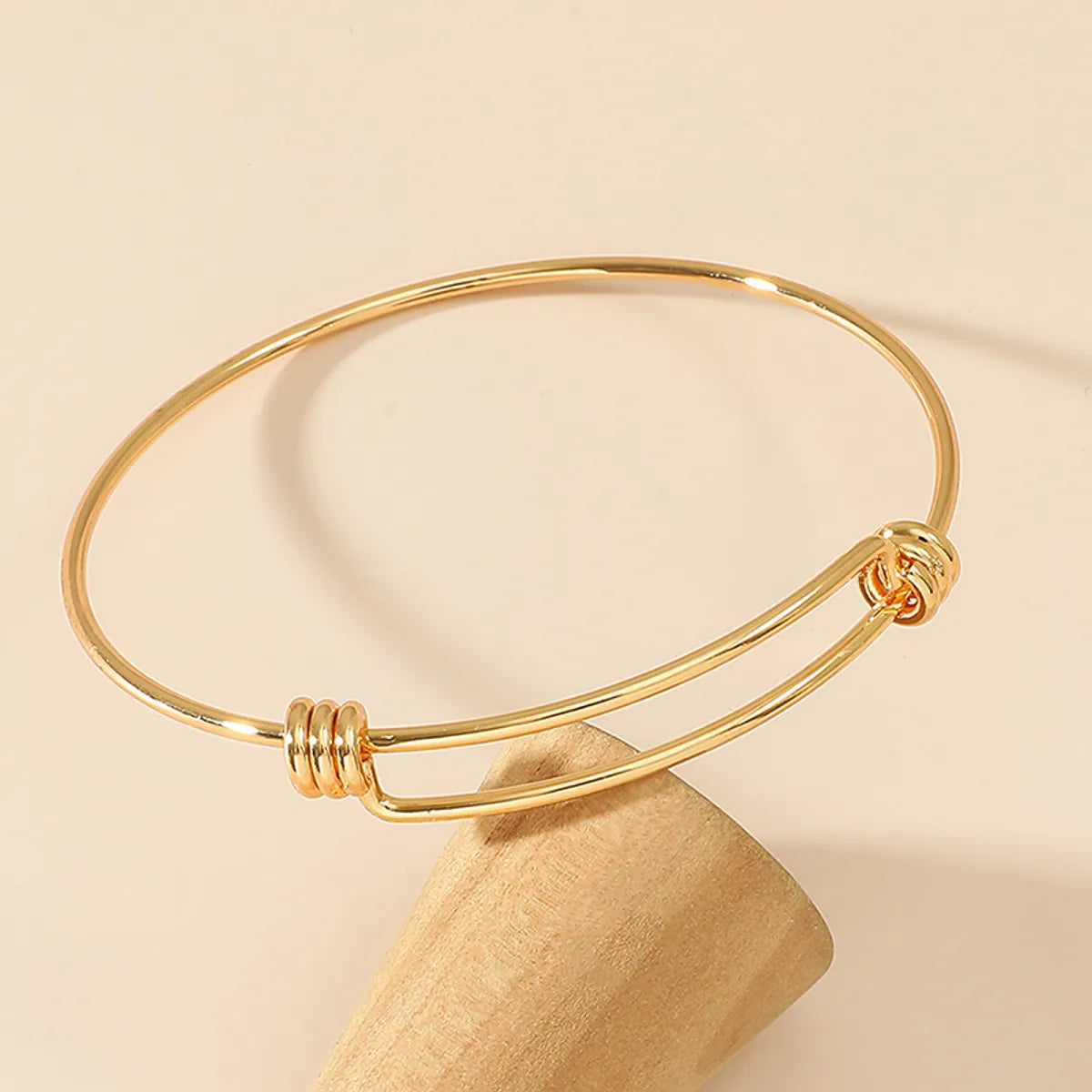 Fashion Geometric Alloy No Inlaid Bangle