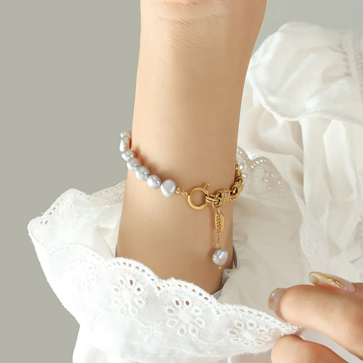 Fashion Geometric Brass Plating Pearl Bracelets