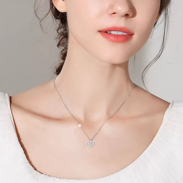 Fashion Geometric Fourleaf Clover Moissanite Pendant Necklace Set With Diamonds S925 Silver Plated K18 Gold For Women