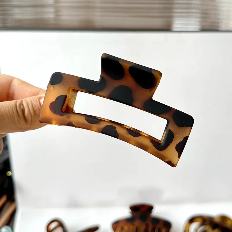 Fashion Geometric Leopard Plastic Hollow Out Hair Claws