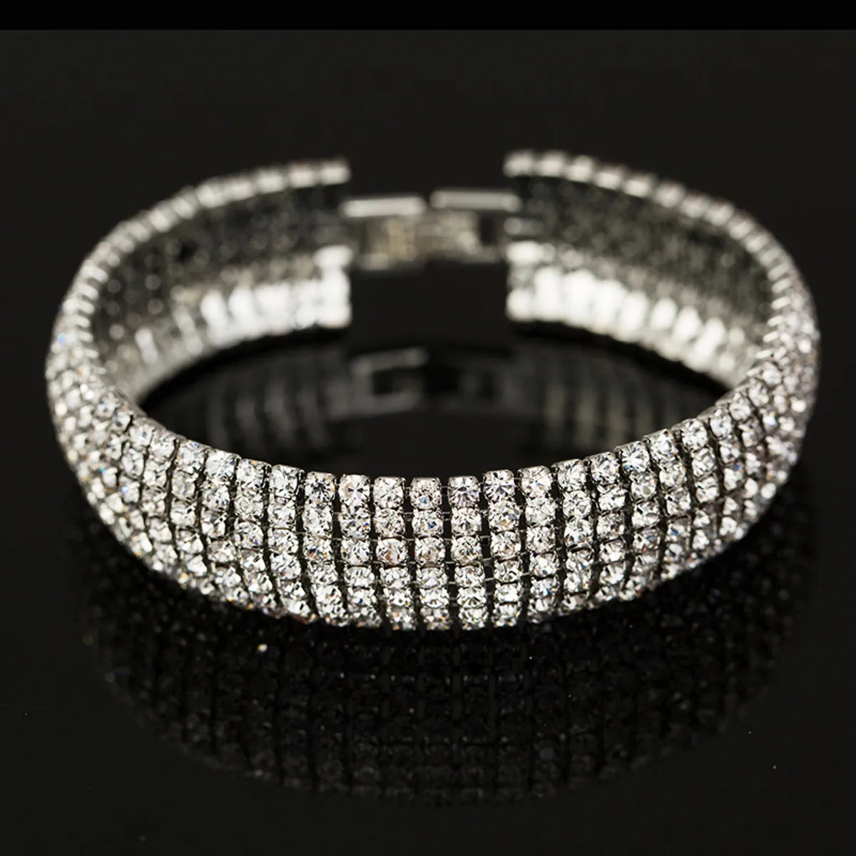 Fashion Geometric Rhinestone Rhinestone Rhinestones Women'S Bangle 1 Piece